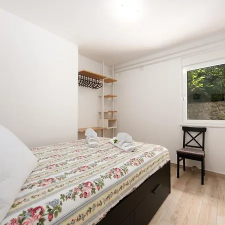 Apartament Majda *