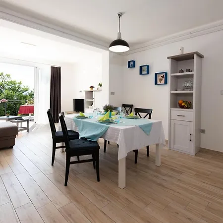 Apartament Majda *